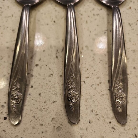 3 Oneida Custom Stainless Soup Spoons Flatware Dessert Roseanne Rose 1991 6.5" - Picture 2 of 5